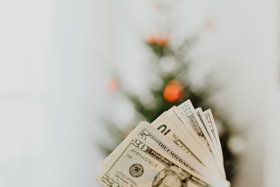 8 Christmas Money Management Ideas To Avoid Overspending