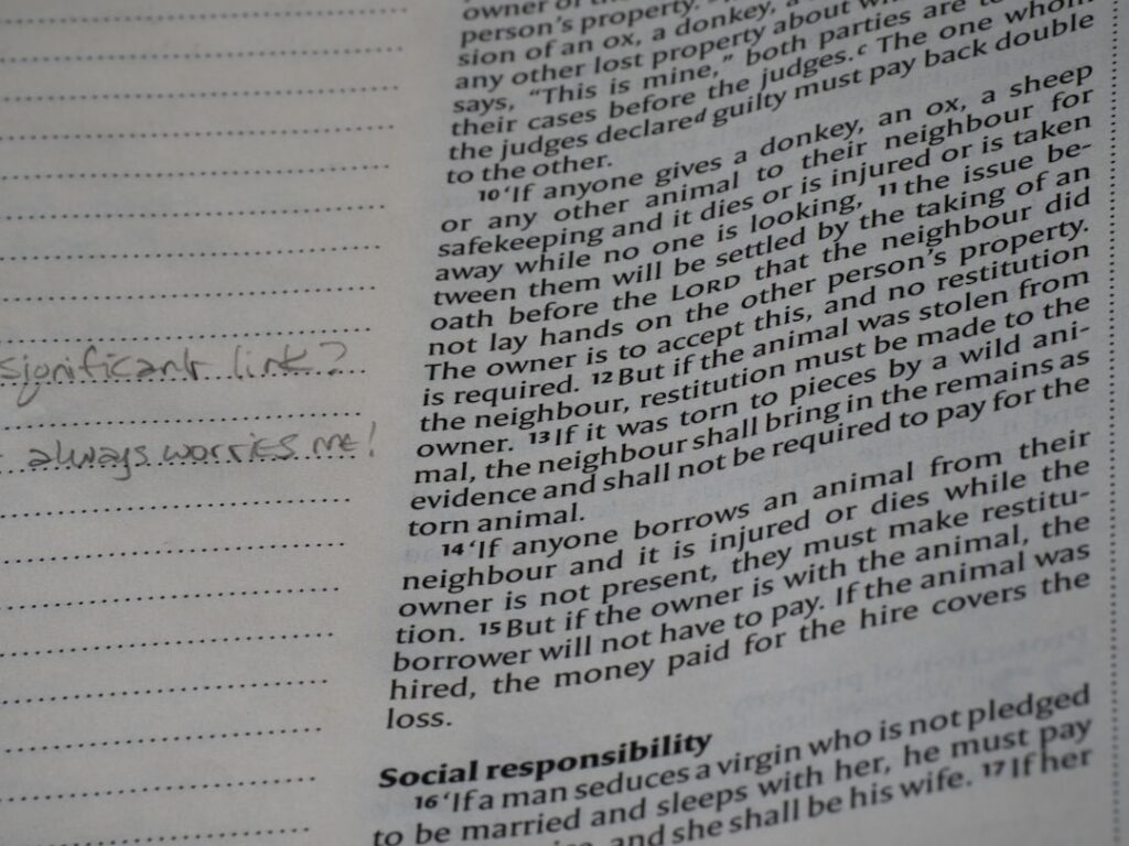 50+ English Discursive Essay Topics for UK Students 2025